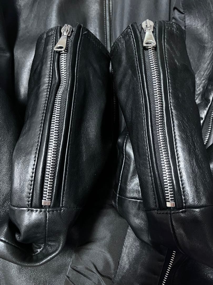 【エンメティアッカ干場】1piu1uguale3wjkルイスレザーバックラッシュ