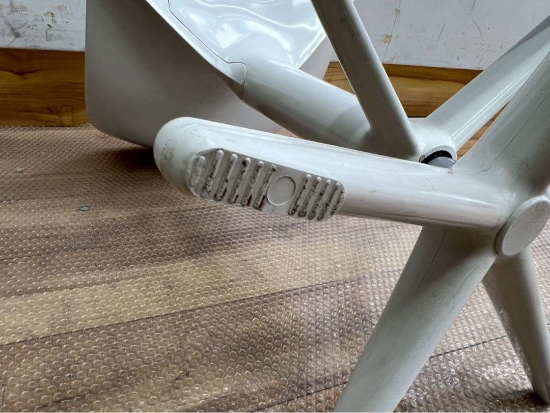 リ*︎様 TG205 Kartell カルテル ホワイト バースツール