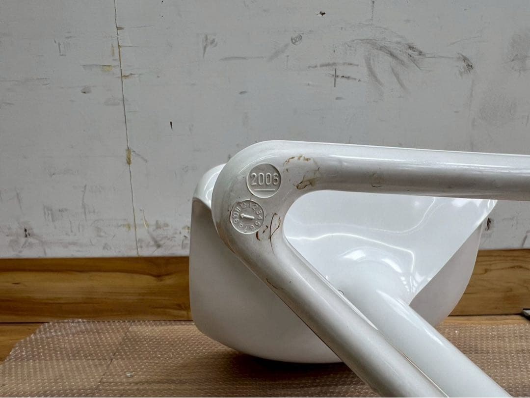 リ*︎様 TG205 Kartell カルテル ホワイト バースツール