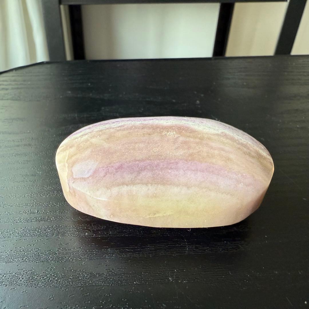 【ノブ】天然石フローライトのお握り石　置物NO.112903