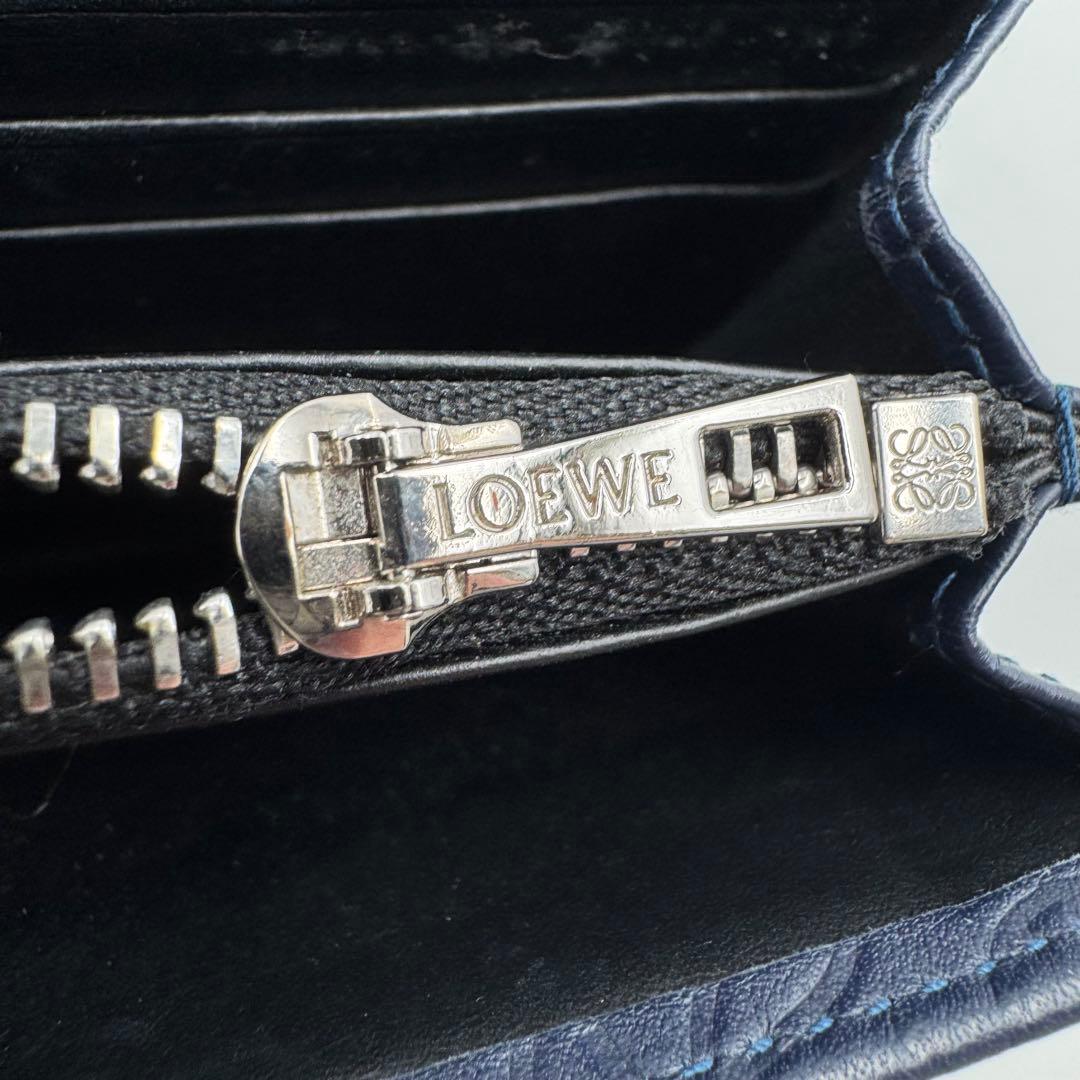 LOEWE リピートアナグラム　長財布　二つ折り　小銭入れあり　保存袋付き