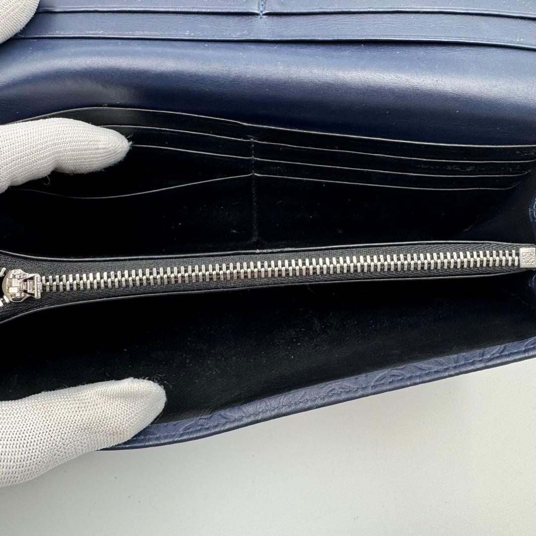 LOEWE リピートアナグラム　長財布　二つ折り　小銭入れあり　保存袋付き