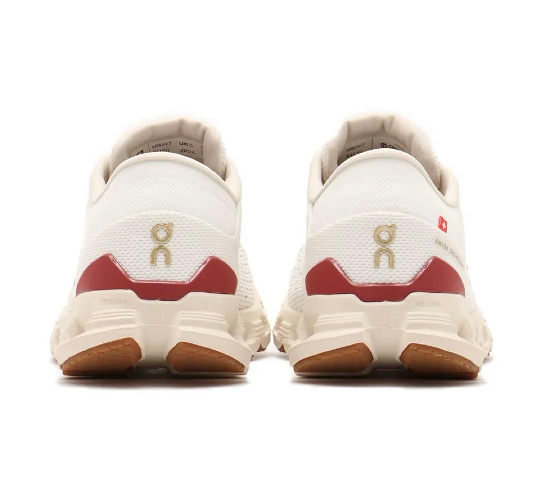 【2025年限定】ON Cloud X4 ランニングシューズ アイボリー