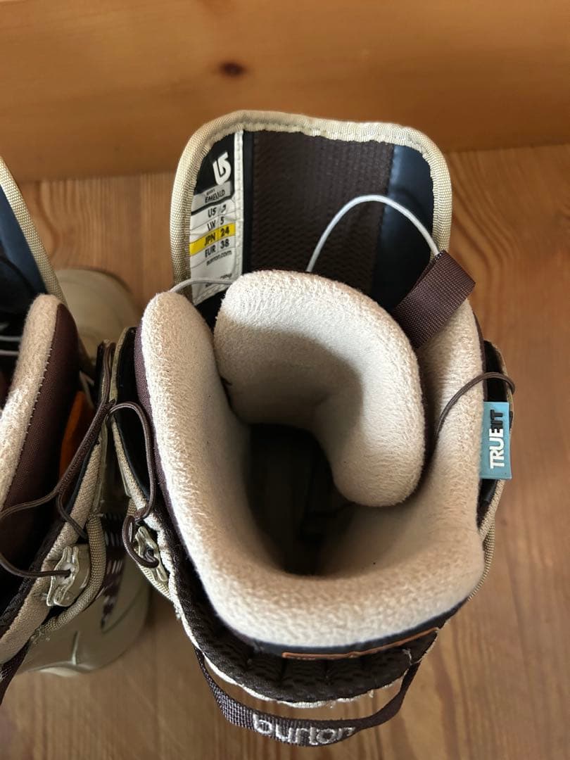 超美品 BURTON バートン スノーボード ブーツEMERALD 24cm