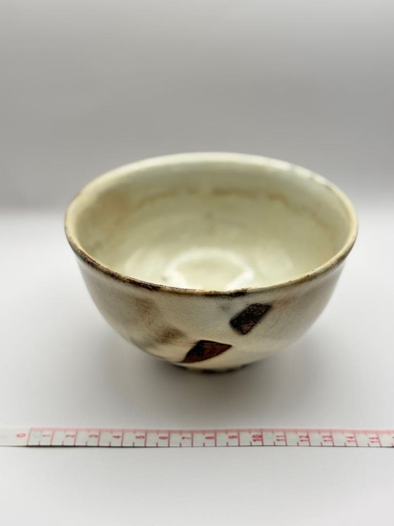 唐津焼　粉引茶盌（管理番号002）