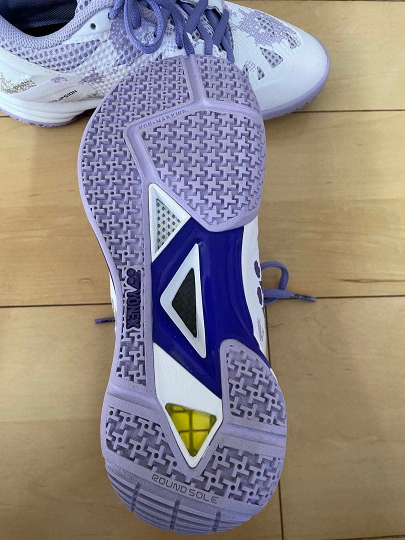 YONEX バドミントンシューズ パープル/ホワイト23.5センチ