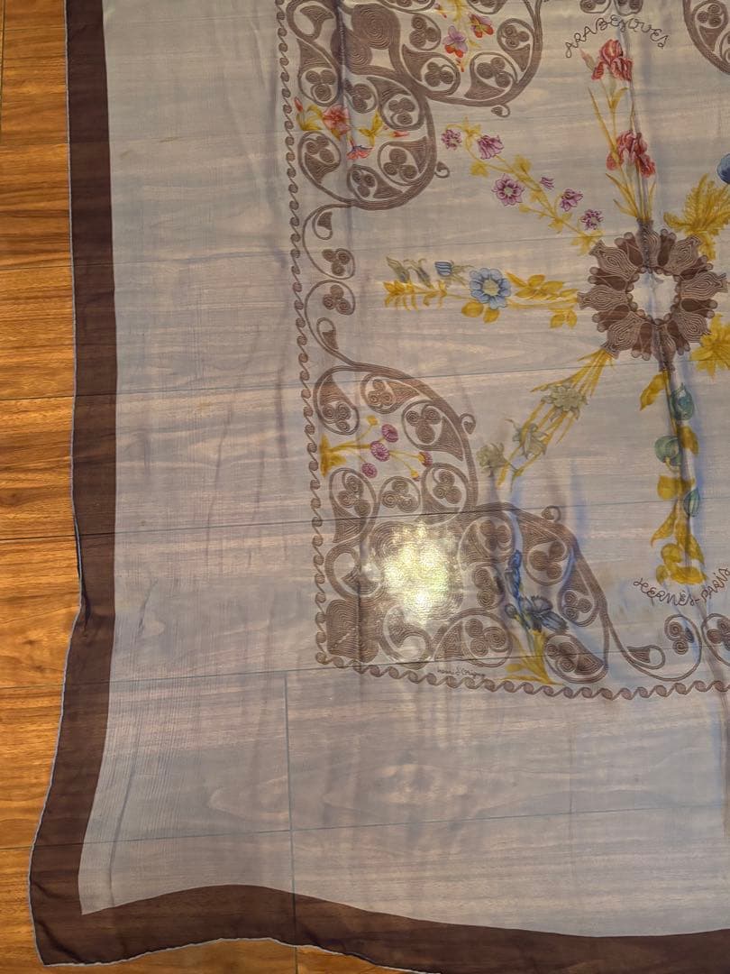 希少 美品 Hermès 花柄 シルク 大判 スカーフ 薄紫 140