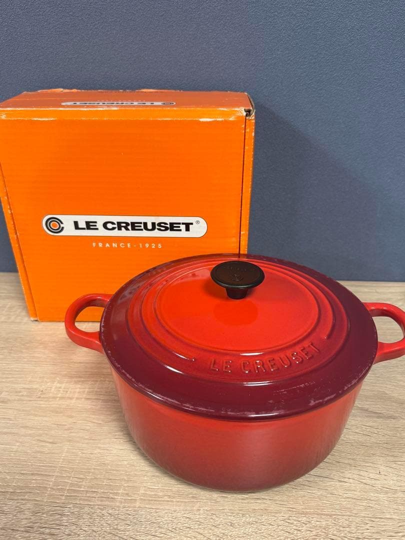 ルクルーゼ　ココットロンド　22cm チェリーレッド　両手鍋　鍋