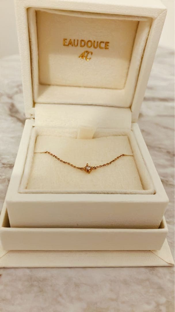 ピンクの猫美品 オデュース4°C 一粒ダイヤブレスレットゴールドK10