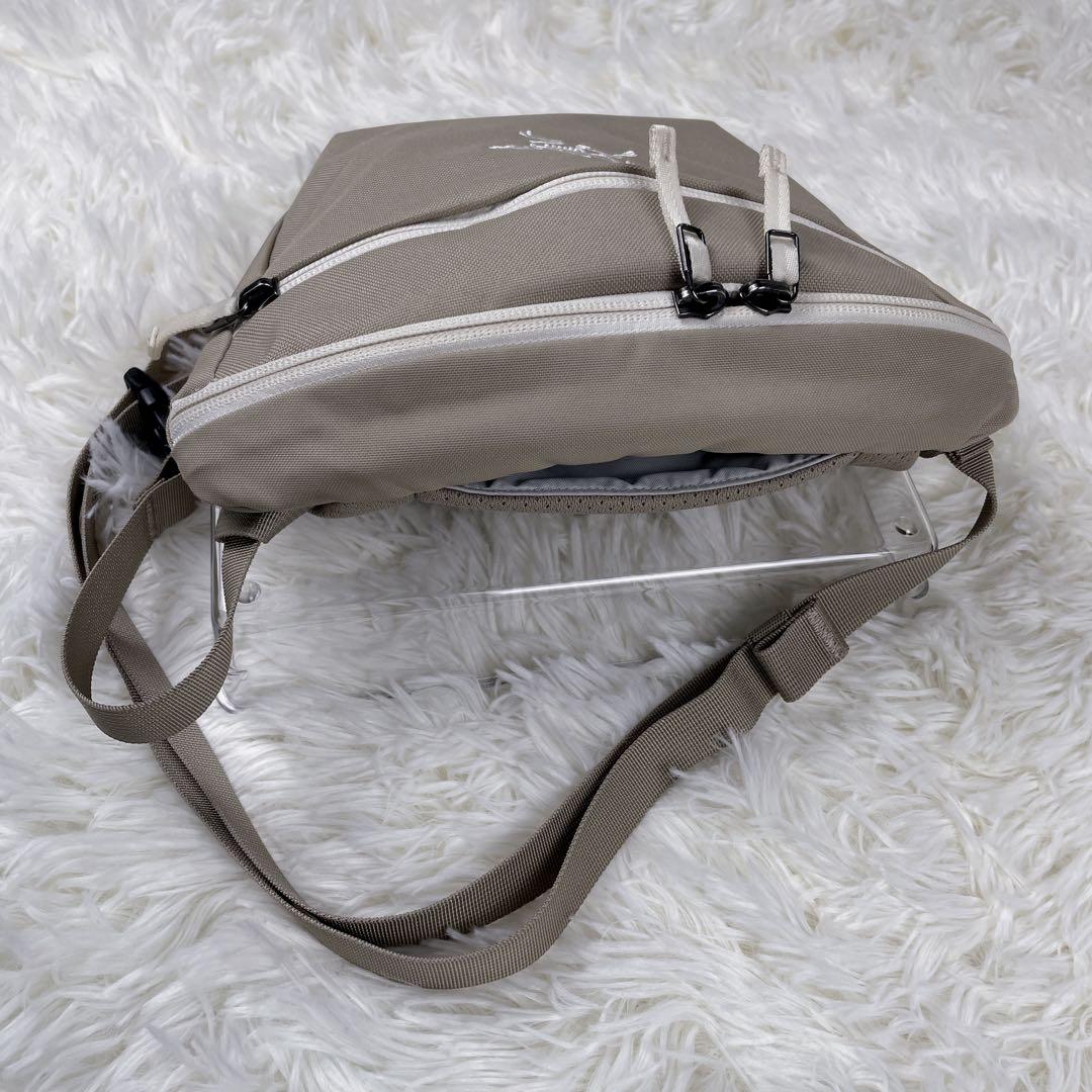 【美品】ARCTERYX アークテリクス　マンティス2 ベージュ