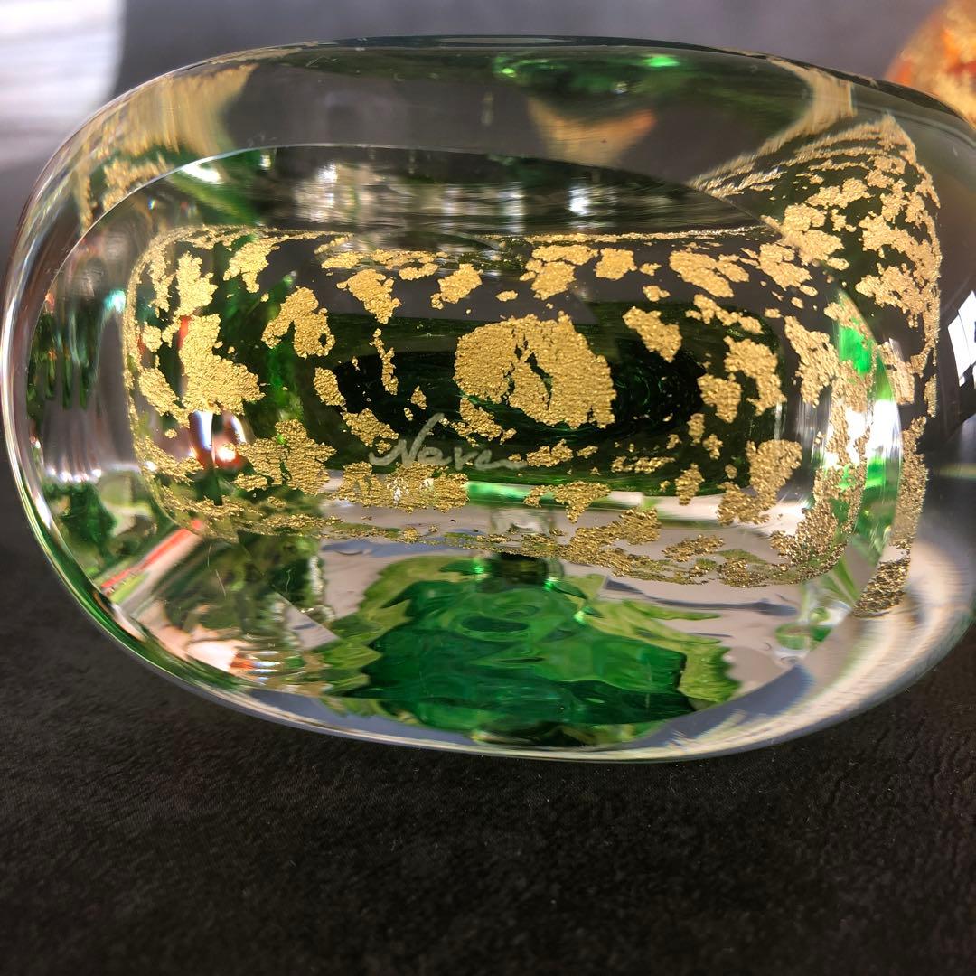 ⑧おひなさま　ガラスのお雛様　緑とオレンジと金箔