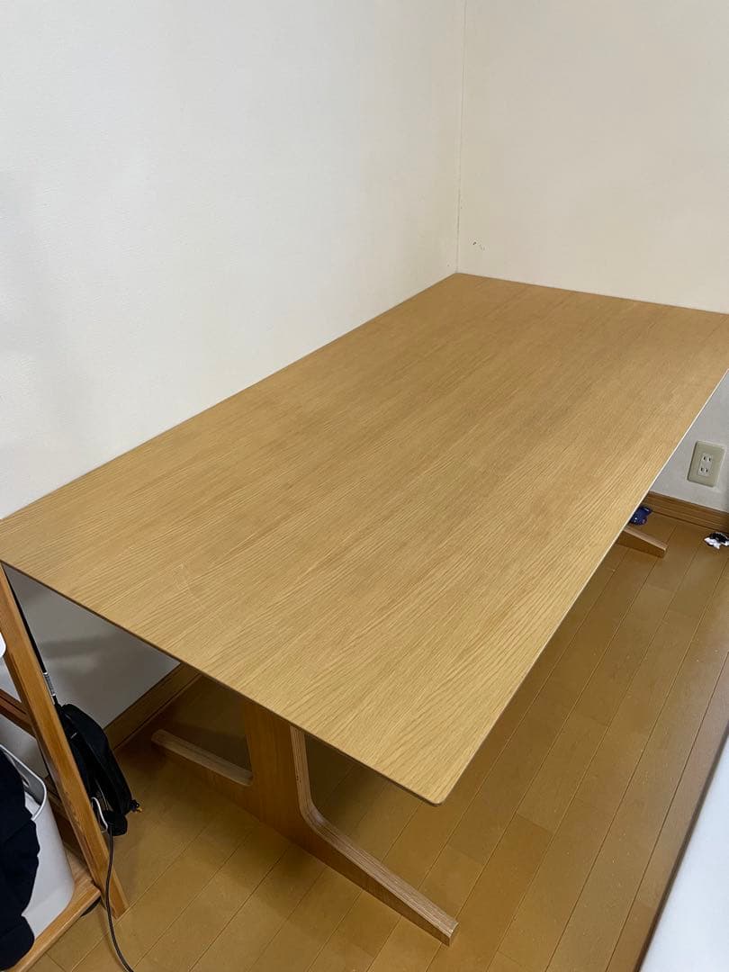 無印良品　リビングでもダイニングでも使えるテーブル　150cm