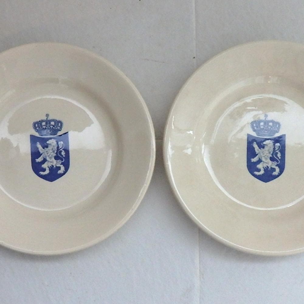 ベルギー　ヴィンテージ　BOCH　皿 2枚セット　紋章