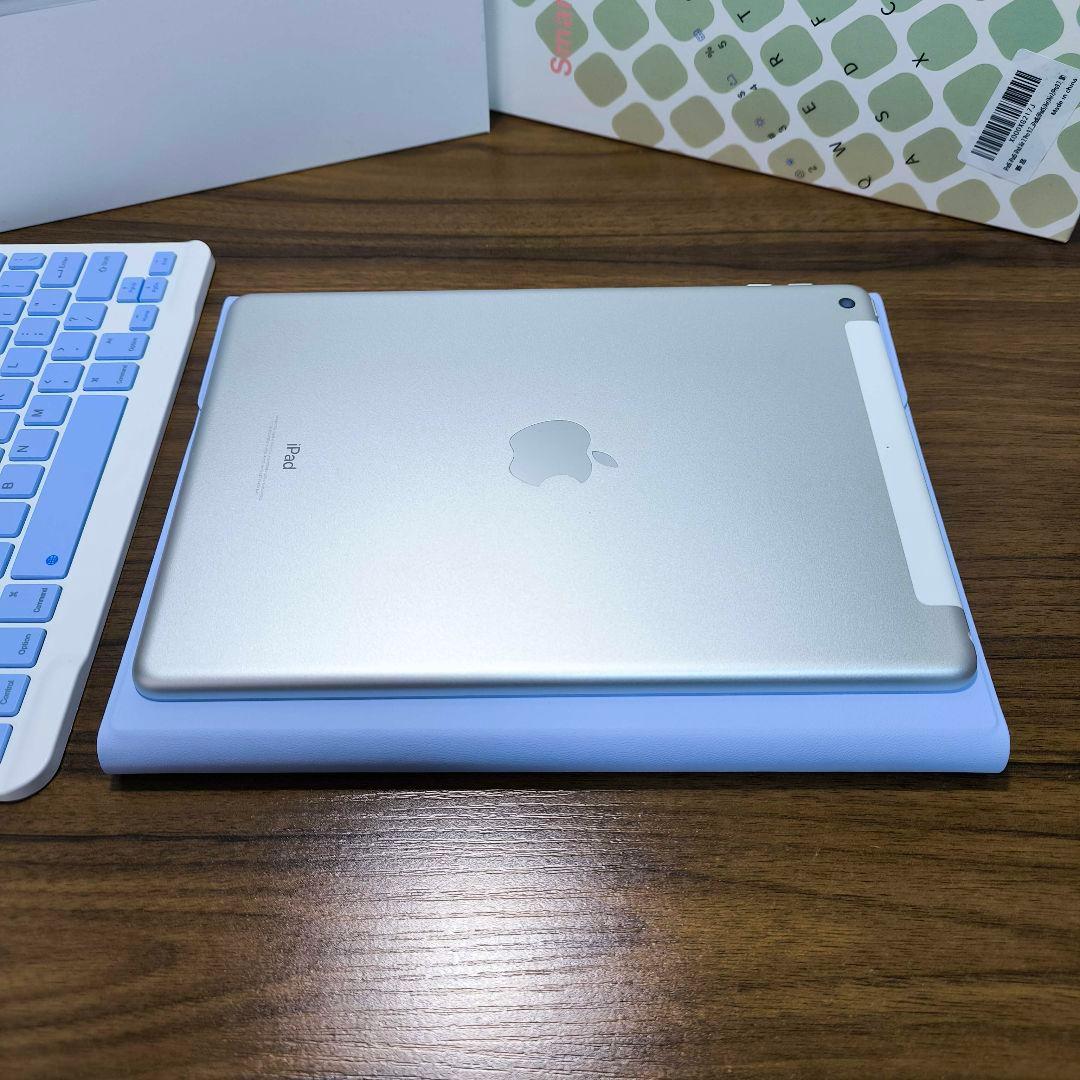 iPad 第5世代 Simフリー 128GB ケースとキーボードセット