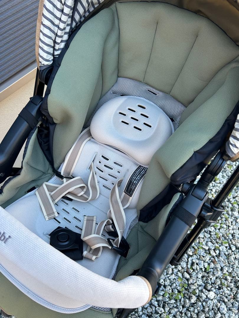 コンビ　ベビーカー　スゴカル4キャスコンパクト