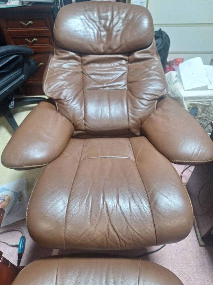【引き取り専用】レザーリクライニングチェアとオットマン カリモク