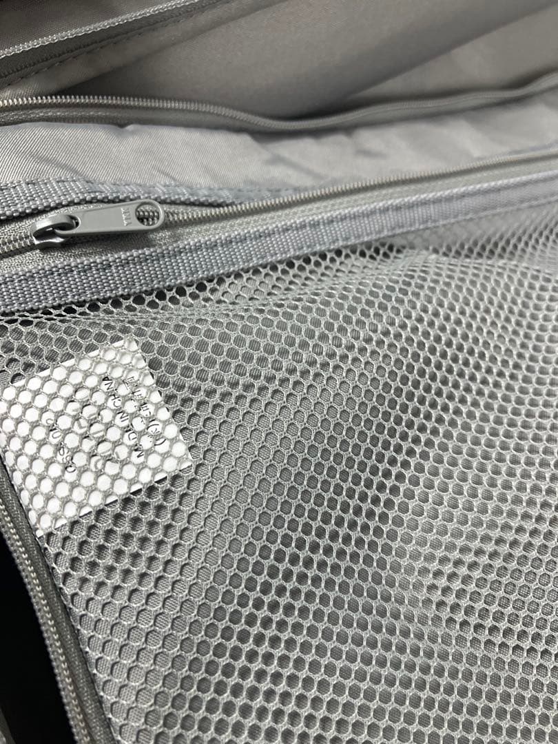 無印良品 ストッパー付き ハードキャリーケース 中型（60L） レッド