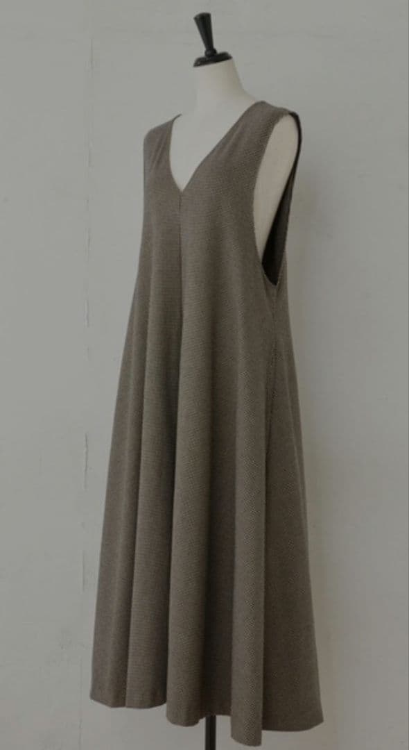 新品同様ビアズリーフレアジャンバースカート