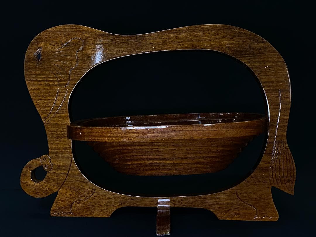 象のバスケット（螺鈿細工）