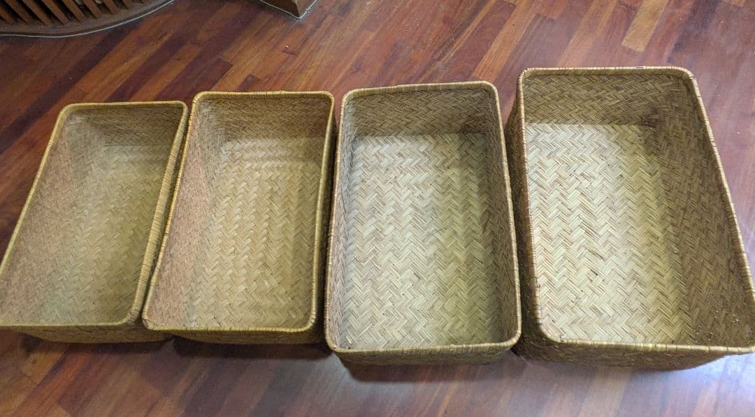 天然素材の行李カゴ