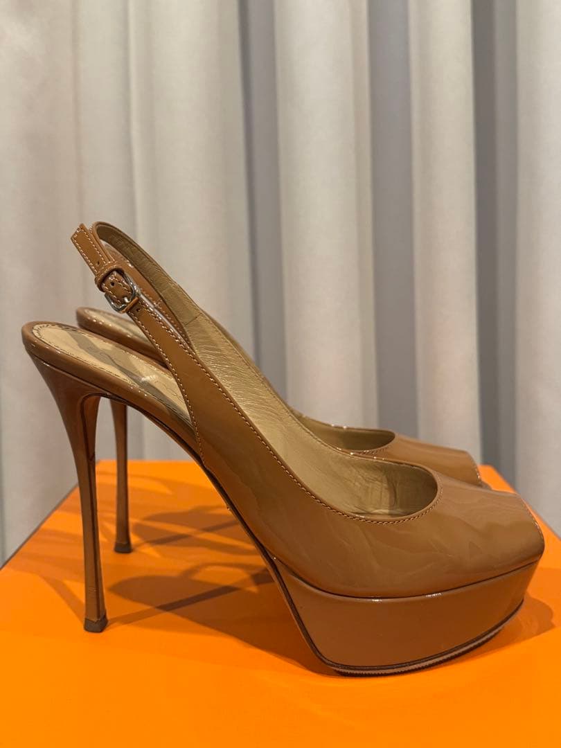 【美品】Sergio Rossi エナメル パンプス サイズ37 イタリア製
