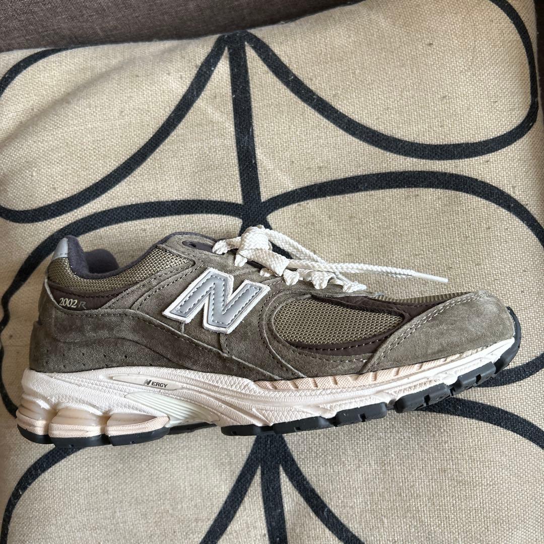 New Balance 2002R スニーカー オリーブ