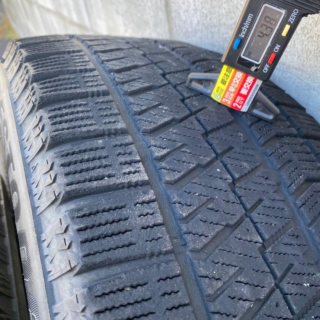 【送料無料】ブリヂストンスタッドレス 215/55R17 94Q