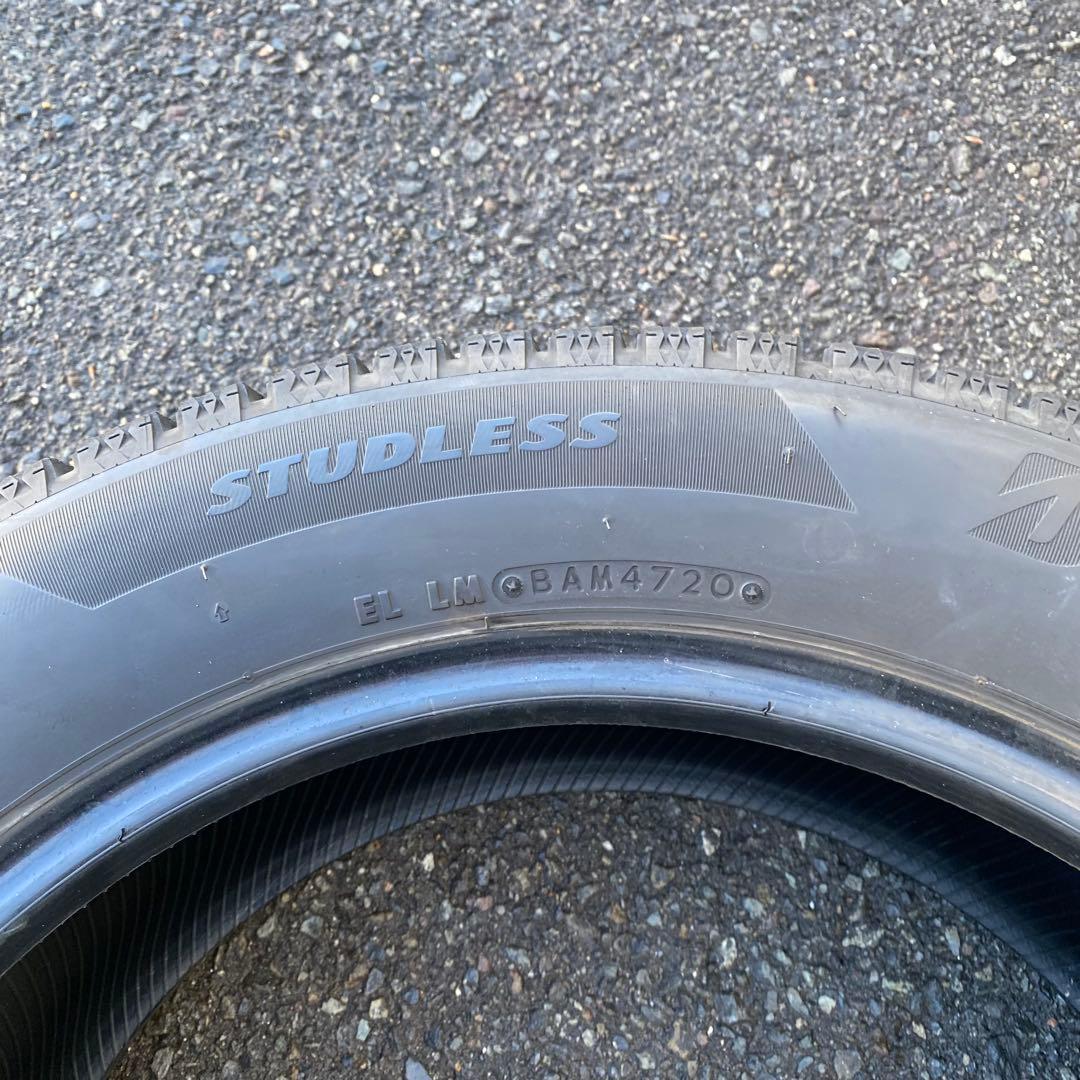 【送料無料】ブリヂストンスタッドレス 215/55R17 94Q