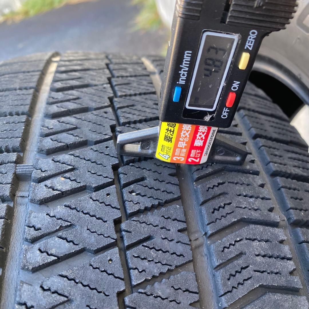 【送料無料】ブリヂストンスタッドレス 215/55R17 94Q