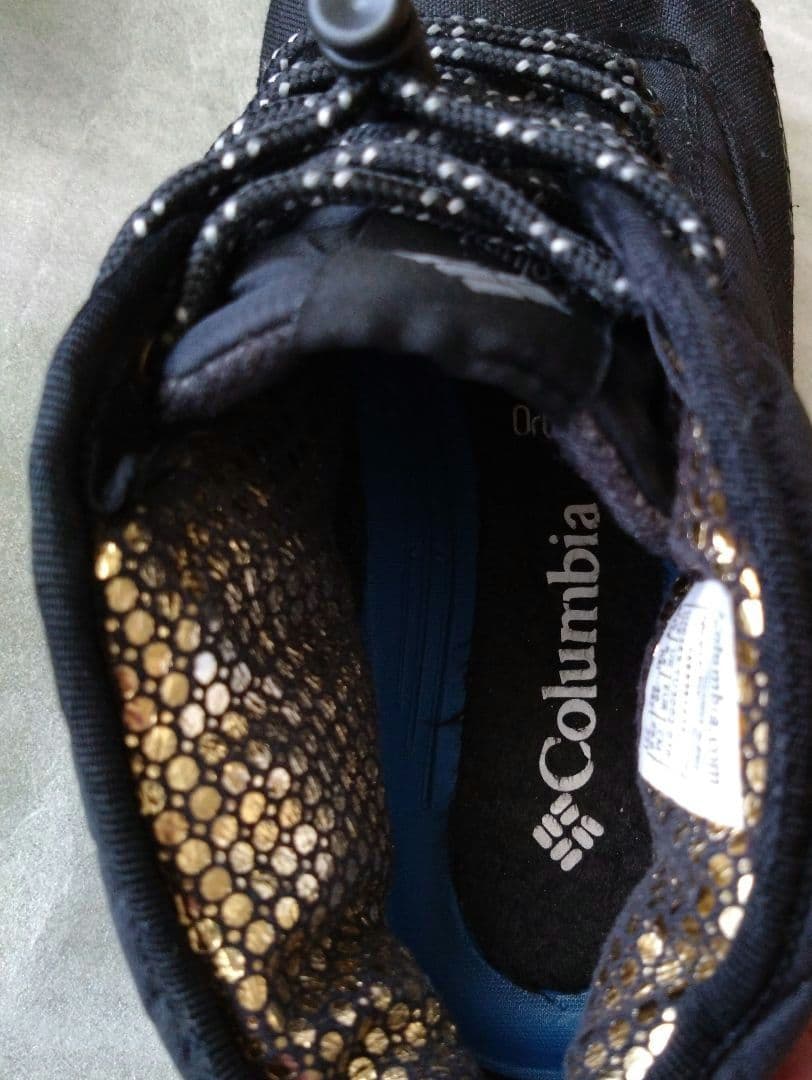 【週末価格】コロンビア　サップランド　スノーブーツ　ウォータープルーフ　　黒