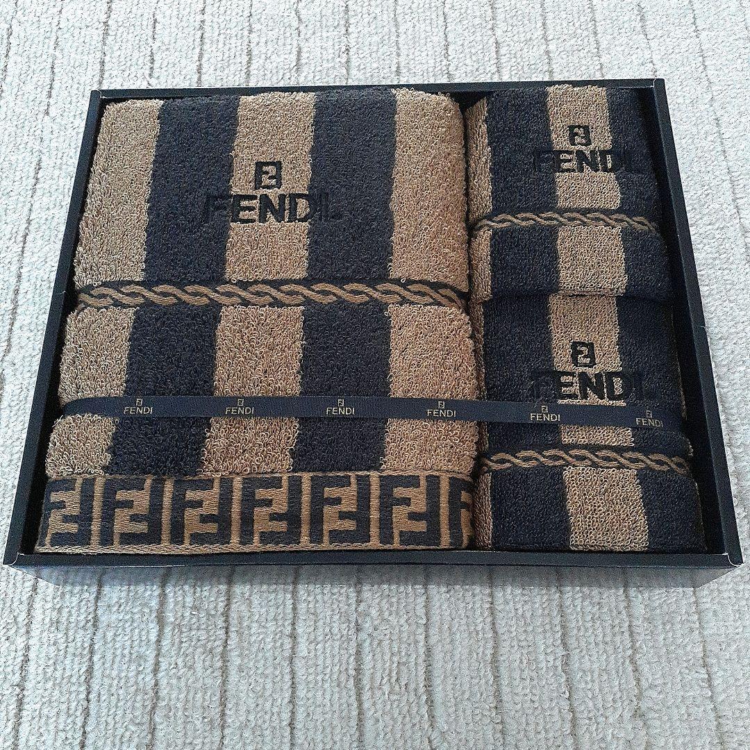 新品未使用　FENDI　フェンディ　タオルセット