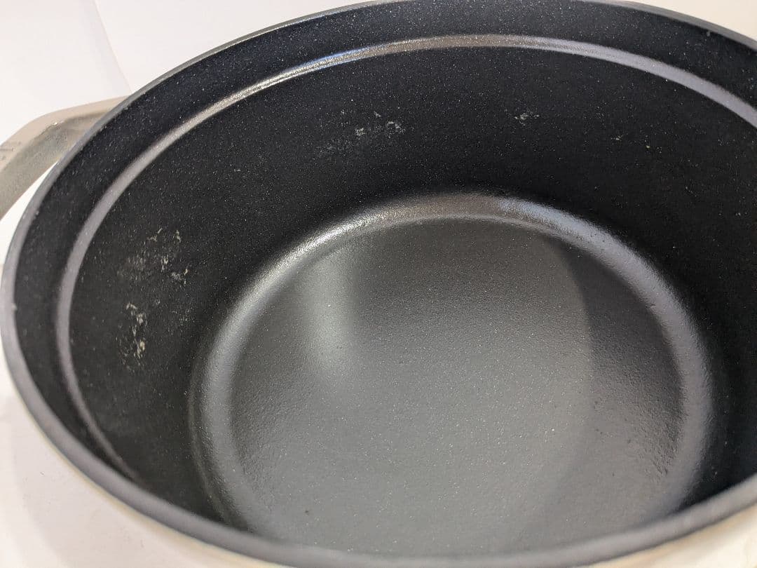 Staub　ストウブ　ココット・ロンド　リネン　22cm　トリベット付