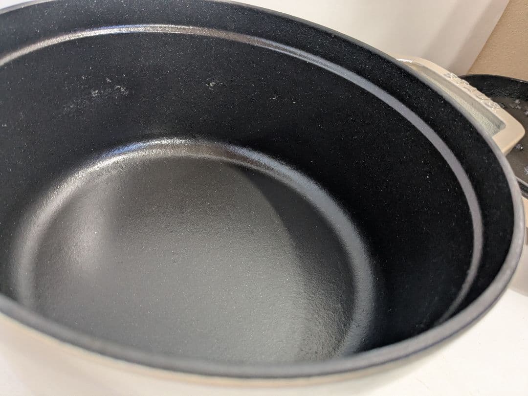 Staub　ストウブ　ココット・ロンド　リネン　22cm　トリベット付