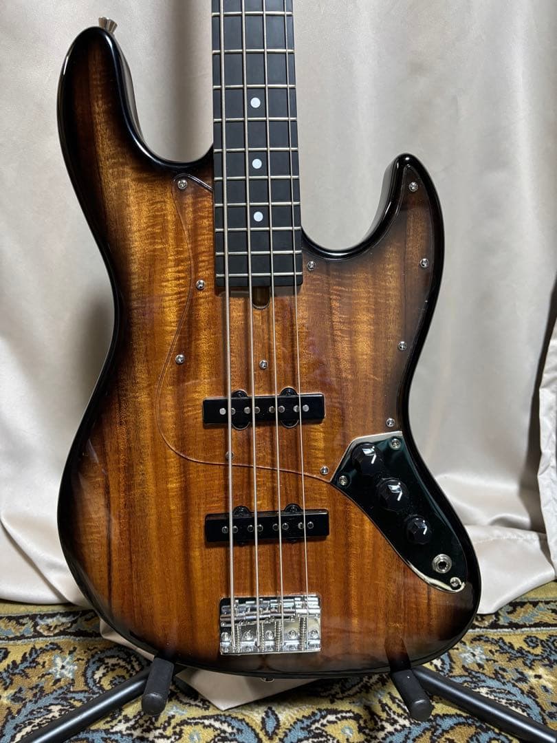 Bacchus エレキベース(コア)