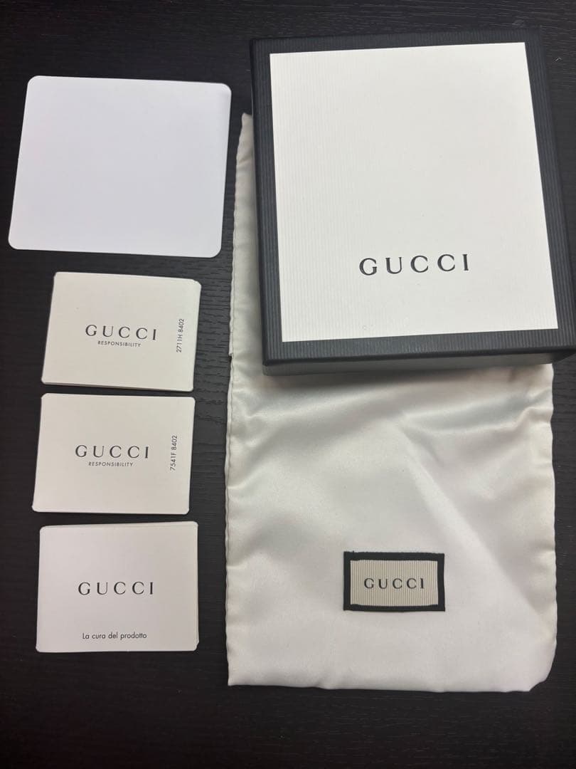 ベ*た様 超美品　GUCCI GGキャンバス 二つ折り財布　箱付き