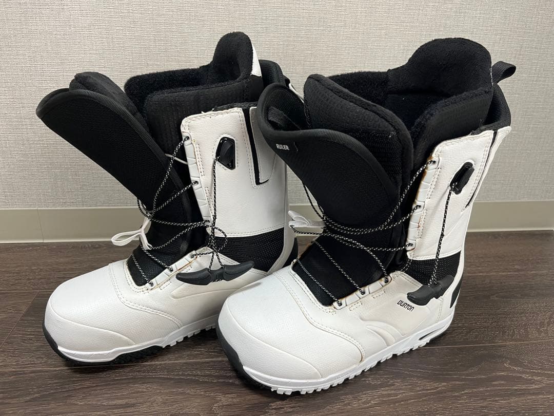スノーボードブーツ ホワイト 合成皮革