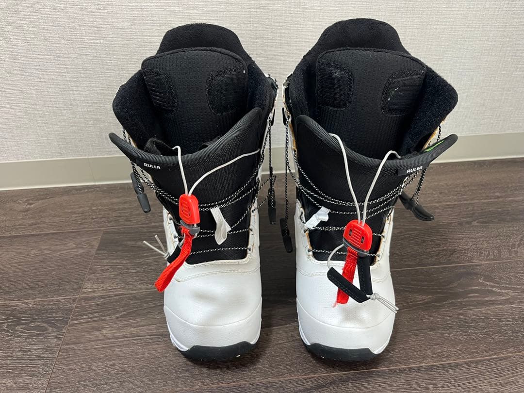 スノーボードブーツ ホワイト 合成皮革
