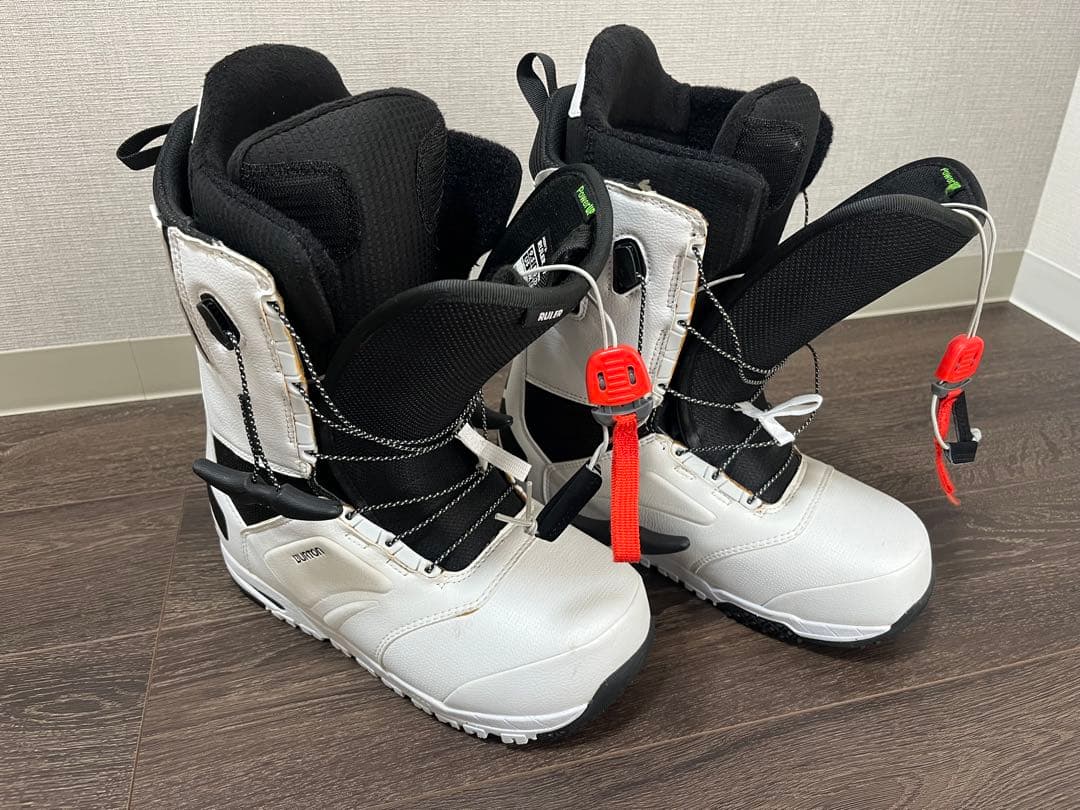 スノーボードブーツ ホワイト 合成皮革