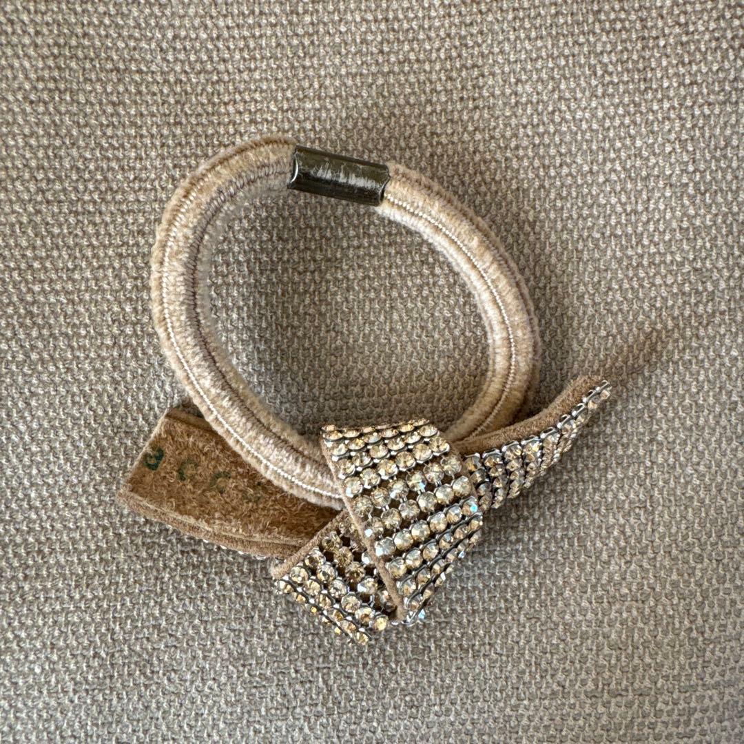 acca ストーン付きベージュヘアゴム