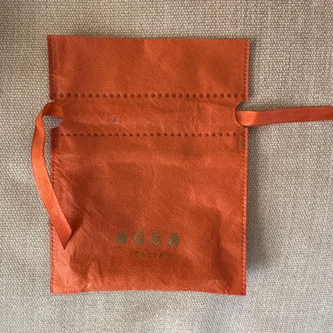 acca ストーン付きベージュヘアゴム