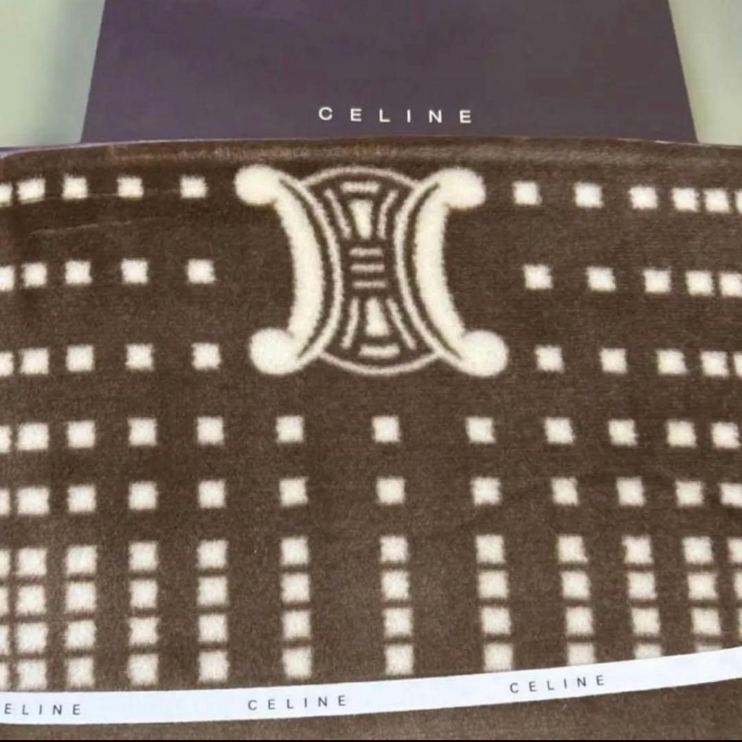 セリーヌ　アクリルハーフケット