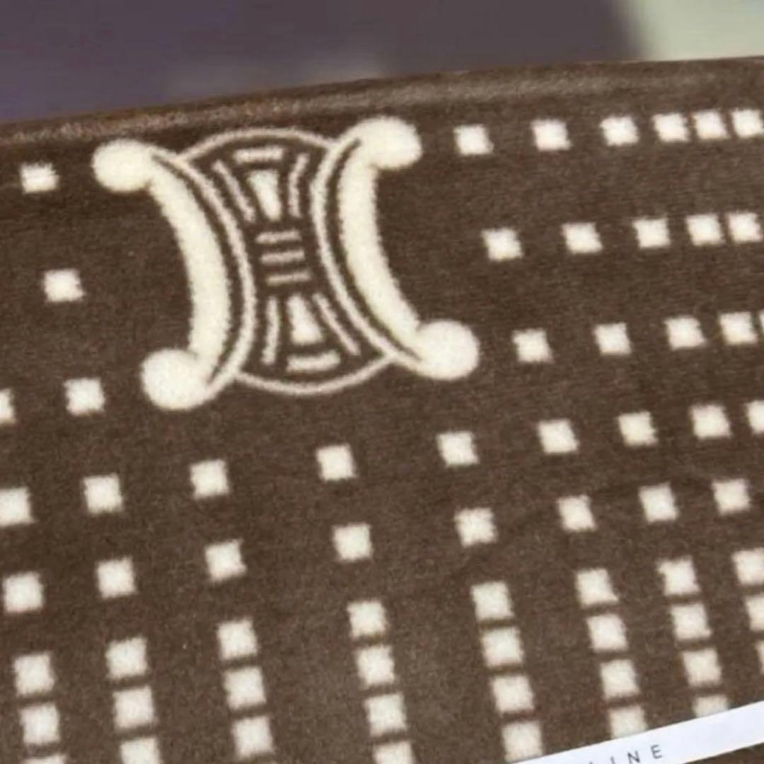 セリーヌ　アクリルハーフケット