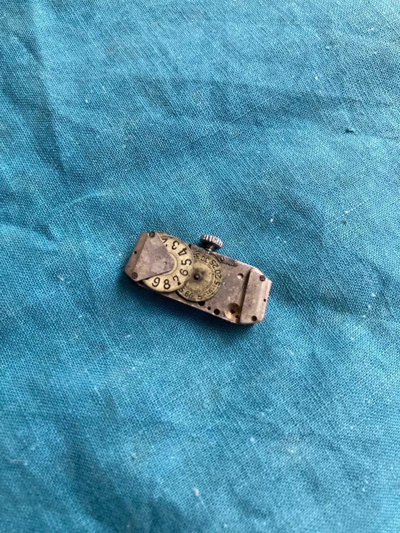 戦前　アールデコ　腕時計　FINORA スイス製　ジャンピングアワー　ジャンク品