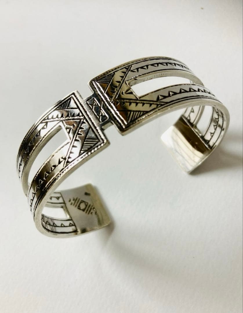 トゥアレグ　バングル シルバー アクセサリー