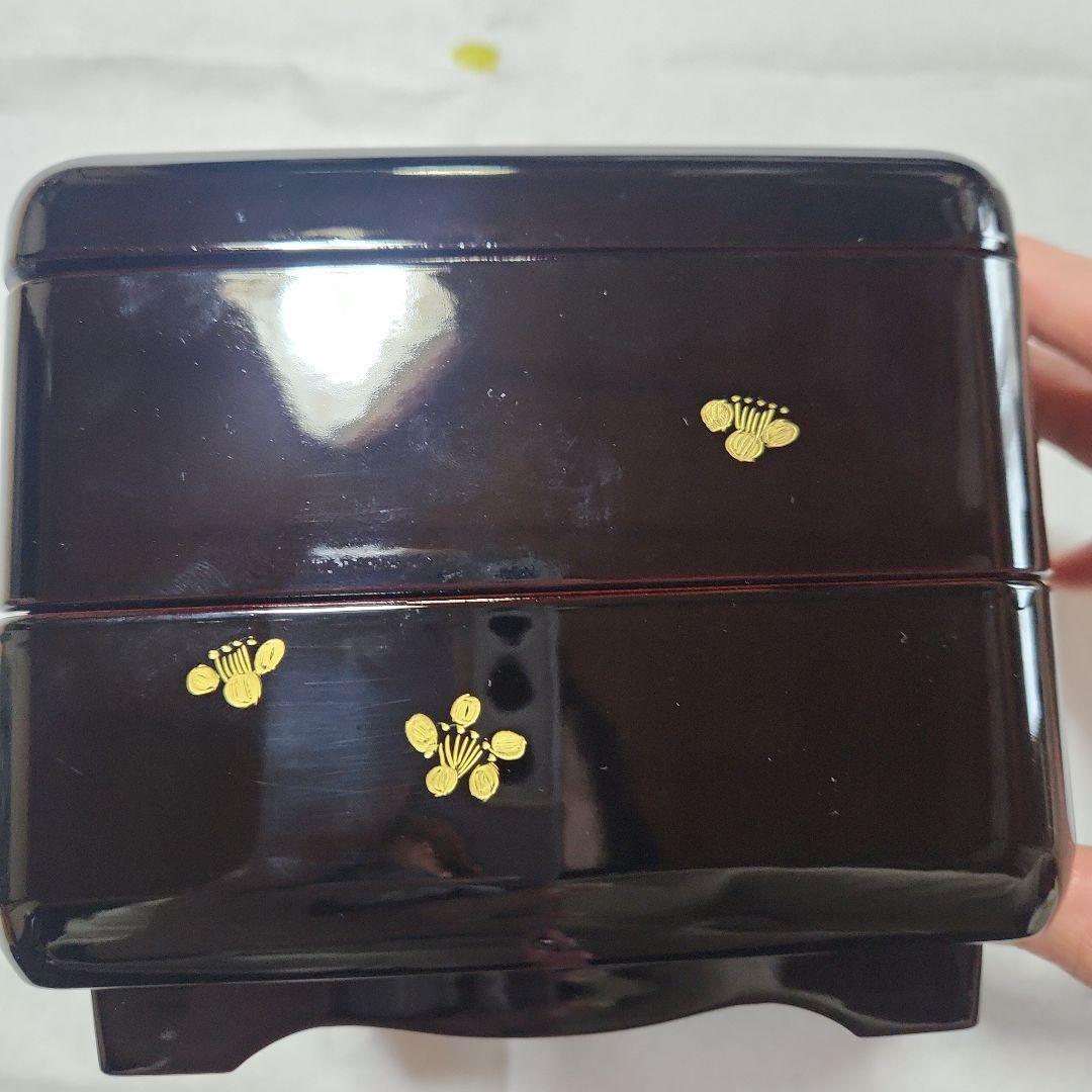 sale未使用☆お正月☆黒の2段重箱 金色の梅花模様　運動会　花見　お弁当箱