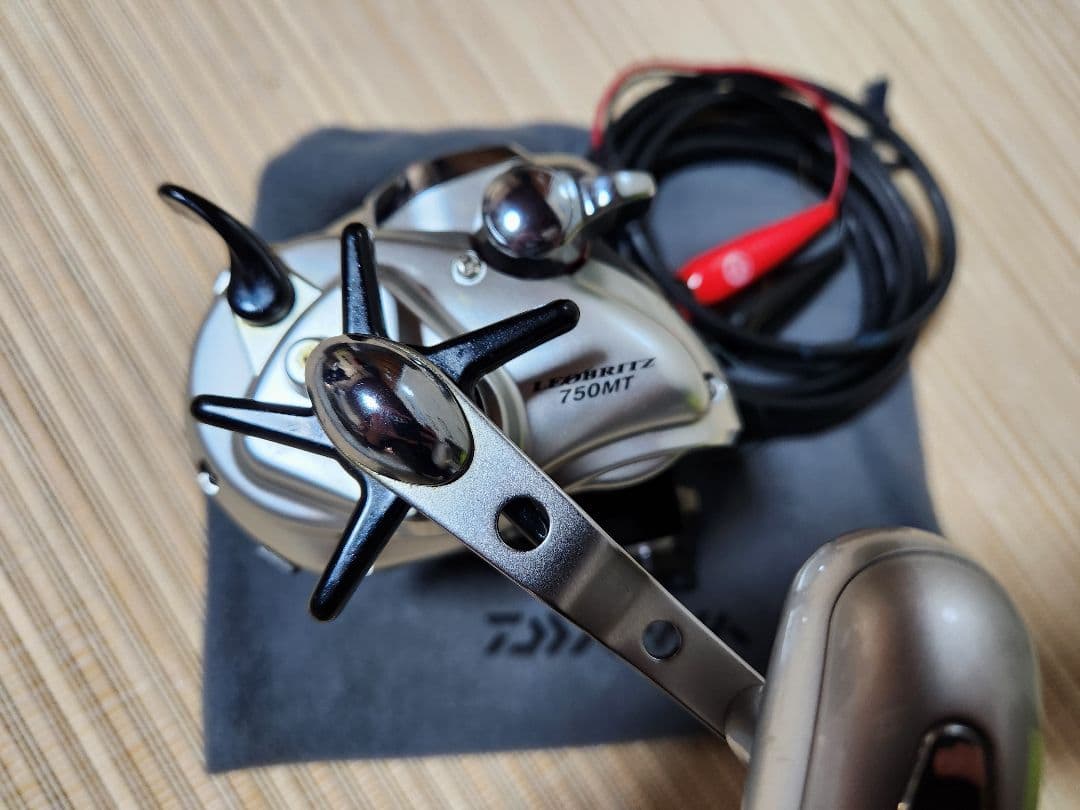 ​【美品】ダイワ レオブリッツ 750MT メガツイン 電動リール DAIWA