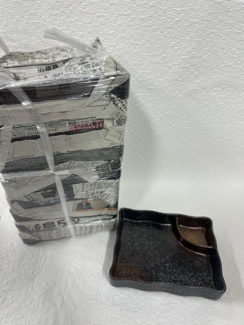 黒い仕切り付き角皿セット