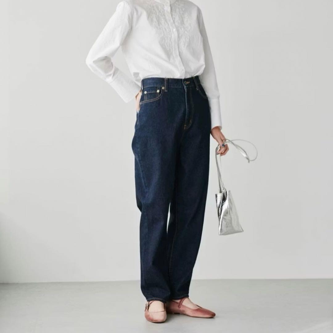 「カジュアルすぎない大人顔」新定番のテーパードデニム インディゴ Mサイズ