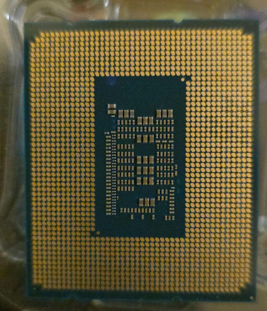 Intel Core i3-12100F CPU　他　２品