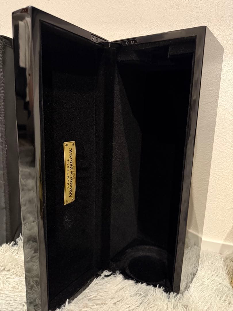 「新品」アルマンドゴールド　箱、化粧箱付